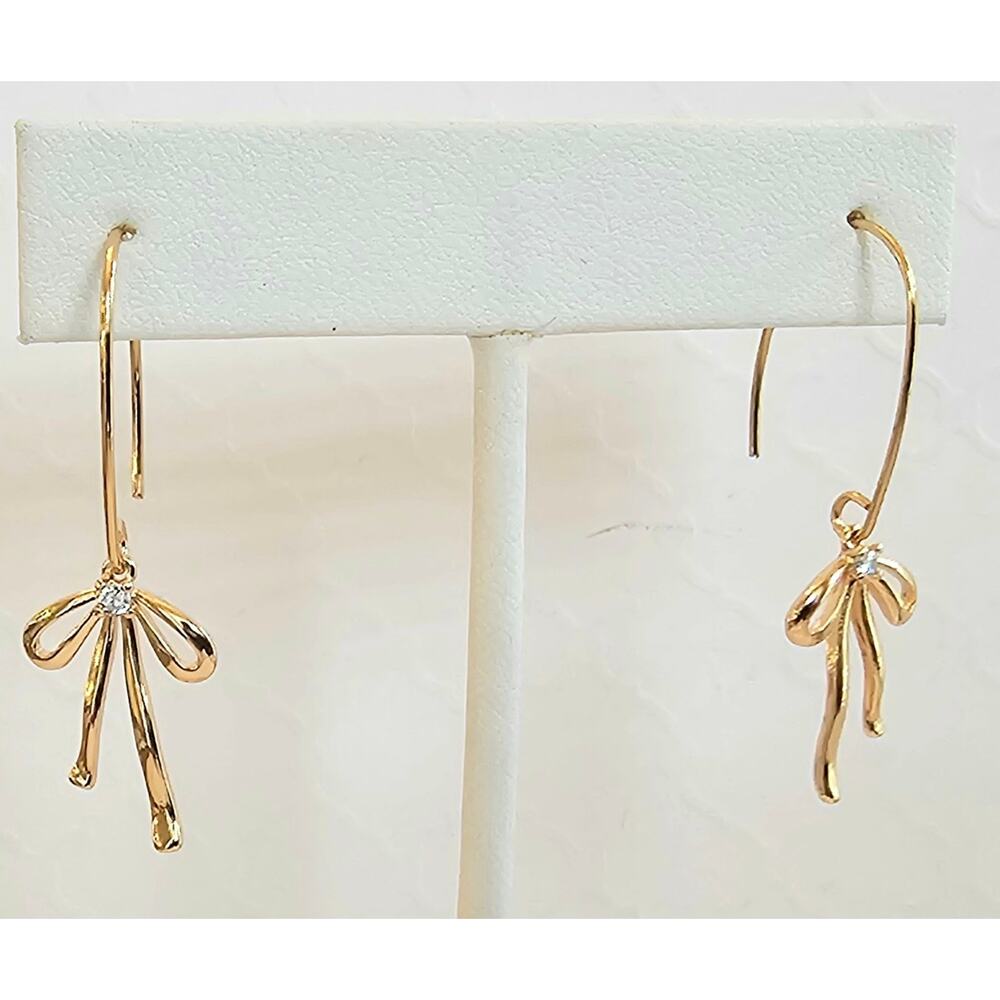 Ribbon Bow Oval Wire Earring